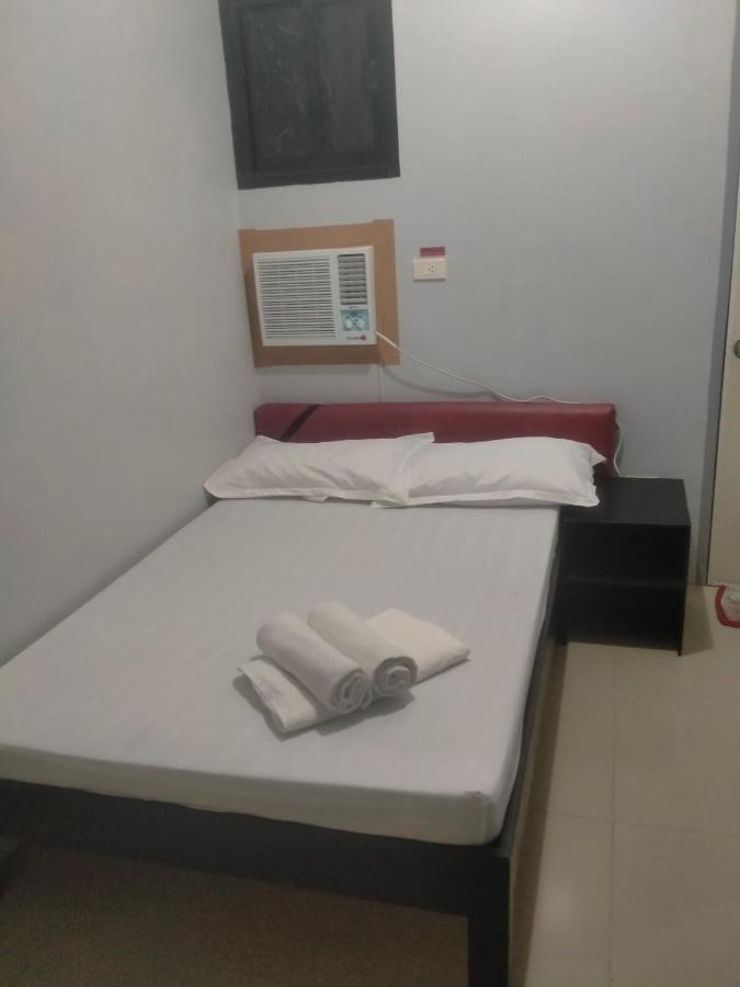V.F. Riton Apartelle Laoag Εξωτερικό φωτογραφία