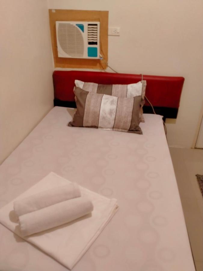 V.F. Riton Apartelle Laoag Εξωτερικό φωτογραφία