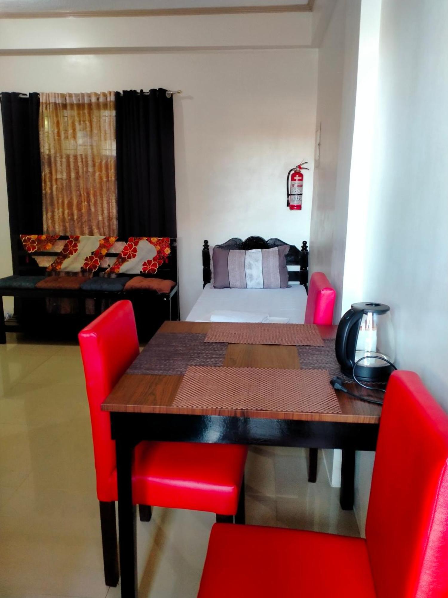 V.F. Riton Apartelle Laoag Εξωτερικό φωτογραφία
