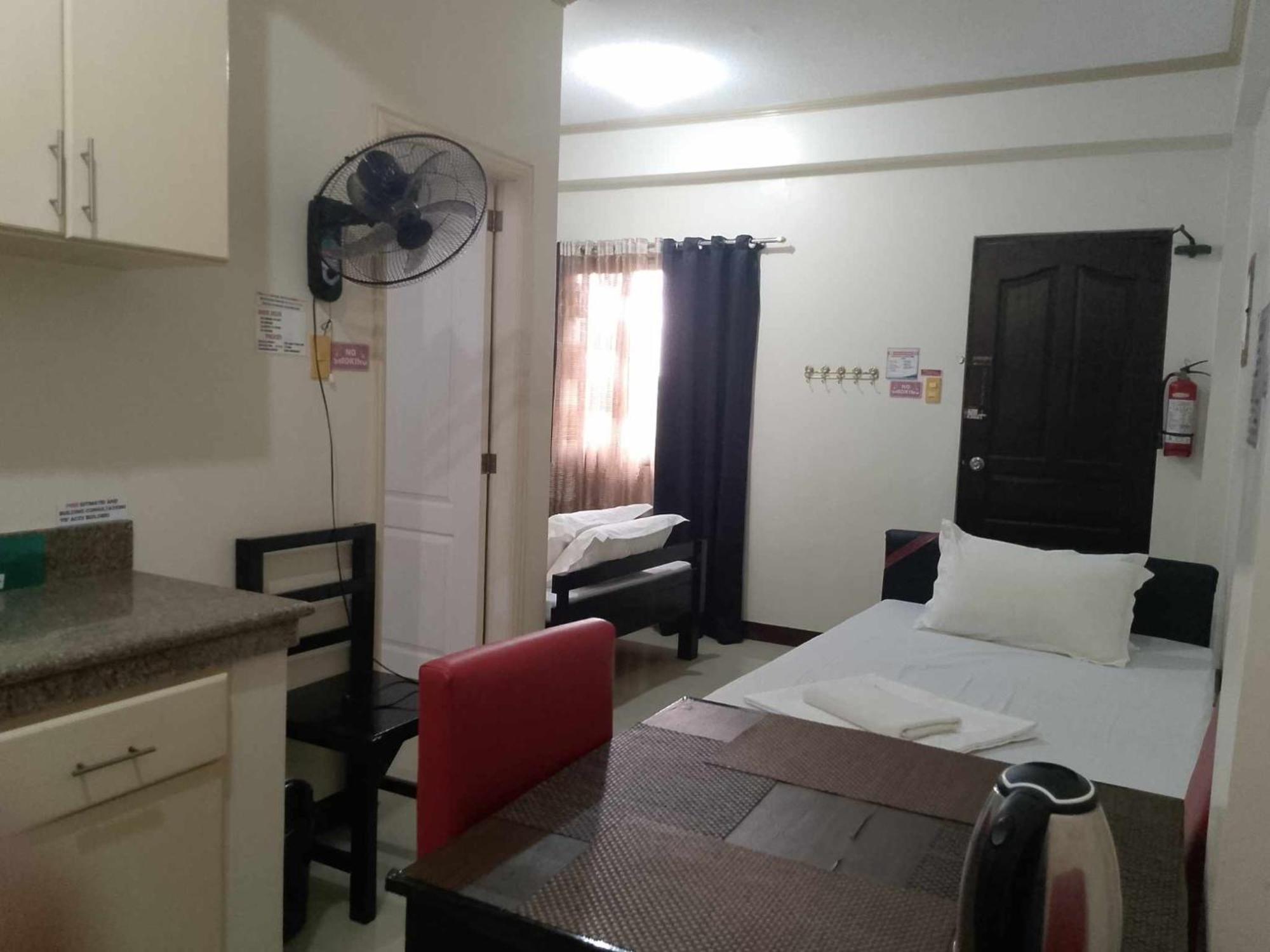 V.F. Riton Apartelle Laoag Εξωτερικό φωτογραφία