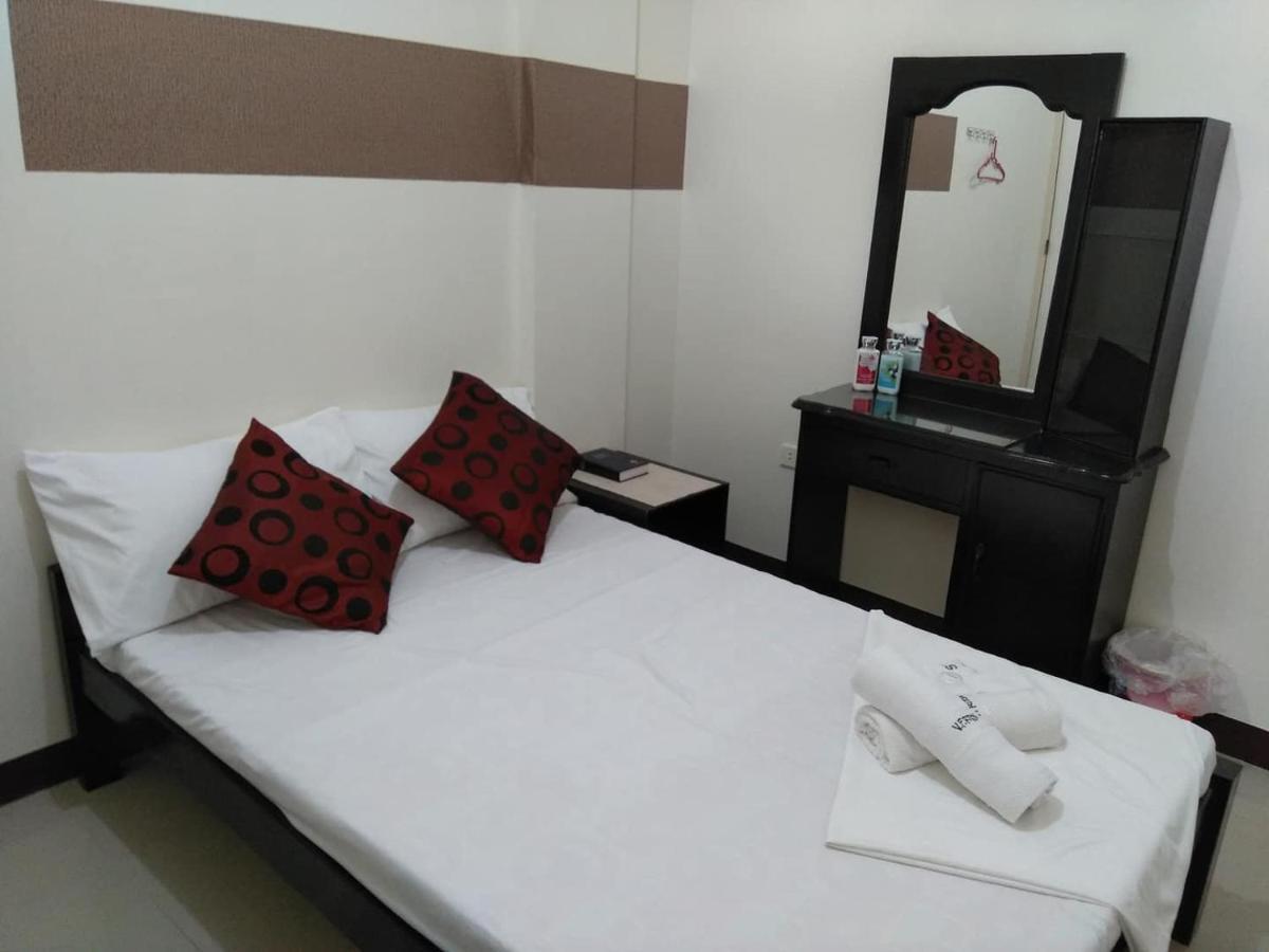 V.F. Riton Apartelle Laoag Εξωτερικό φωτογραφία