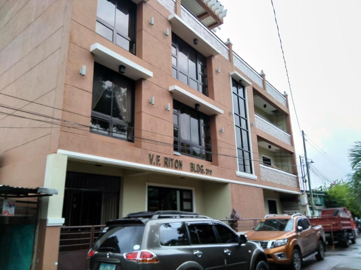 V.F. Riton Apartelle Laoag Εξωτερικό φωτογραφία