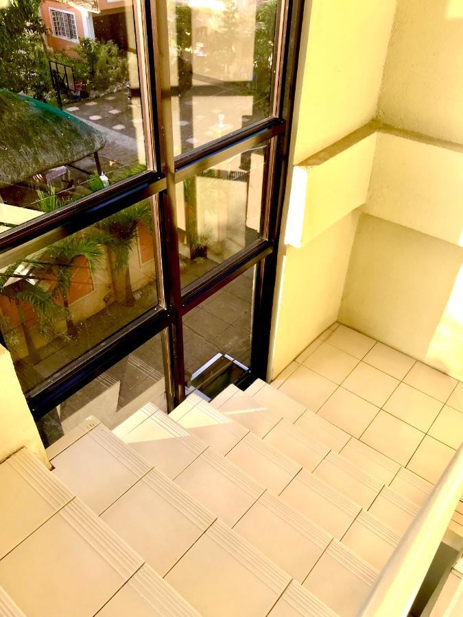 V.F. Riton Apartelle Laoag Εξωτερικό φωτογραφία
